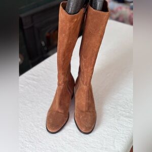 Women’s DuoBoots Tan Suede Knee High Zip Up Made in Portugal Boots Size 38 (7.5)